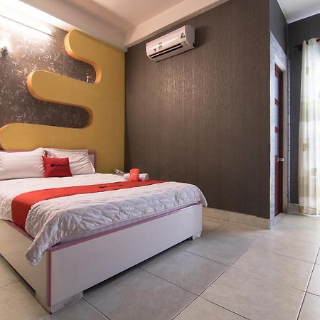 Reddoorz Plus Near Aeon Mall Tan Phu 2 胡志明市 外观 照片