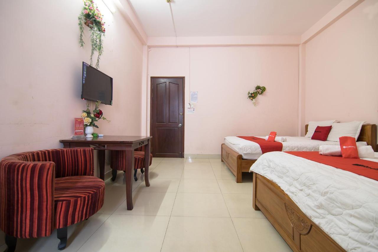 Reddoorz Plus Near Aeon Mall Tan Phu 2 胡志明市 外观 照片